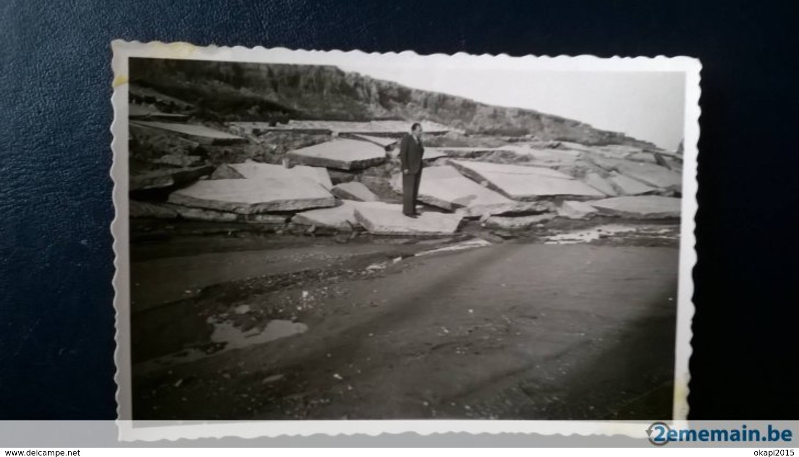 PAYS ARABE À DÉTERMINER AVEC PHOTO LION , BOUM DES ADOLESCENTS ANNÉES 1970 + MÉLI MELO DE PHOTOS EN NOIR - BLANC LOT 120