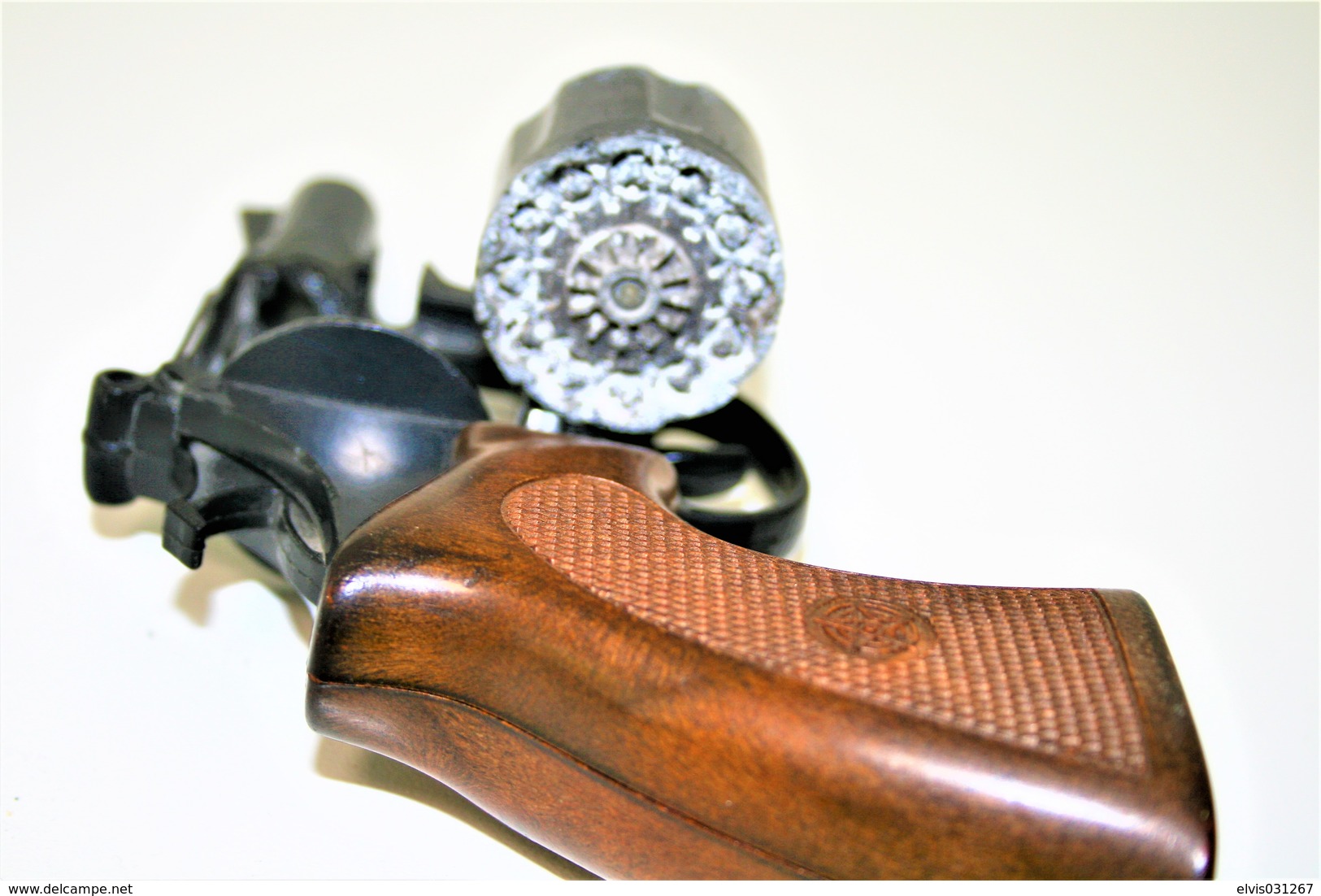 Vintage TOY GUN : KAT80181-1 By Edison Giocattoli - L=16cm - 19??s - Keywords : Cap Gun - Cork - Revolver - Pistol - Decotatieve Wapens