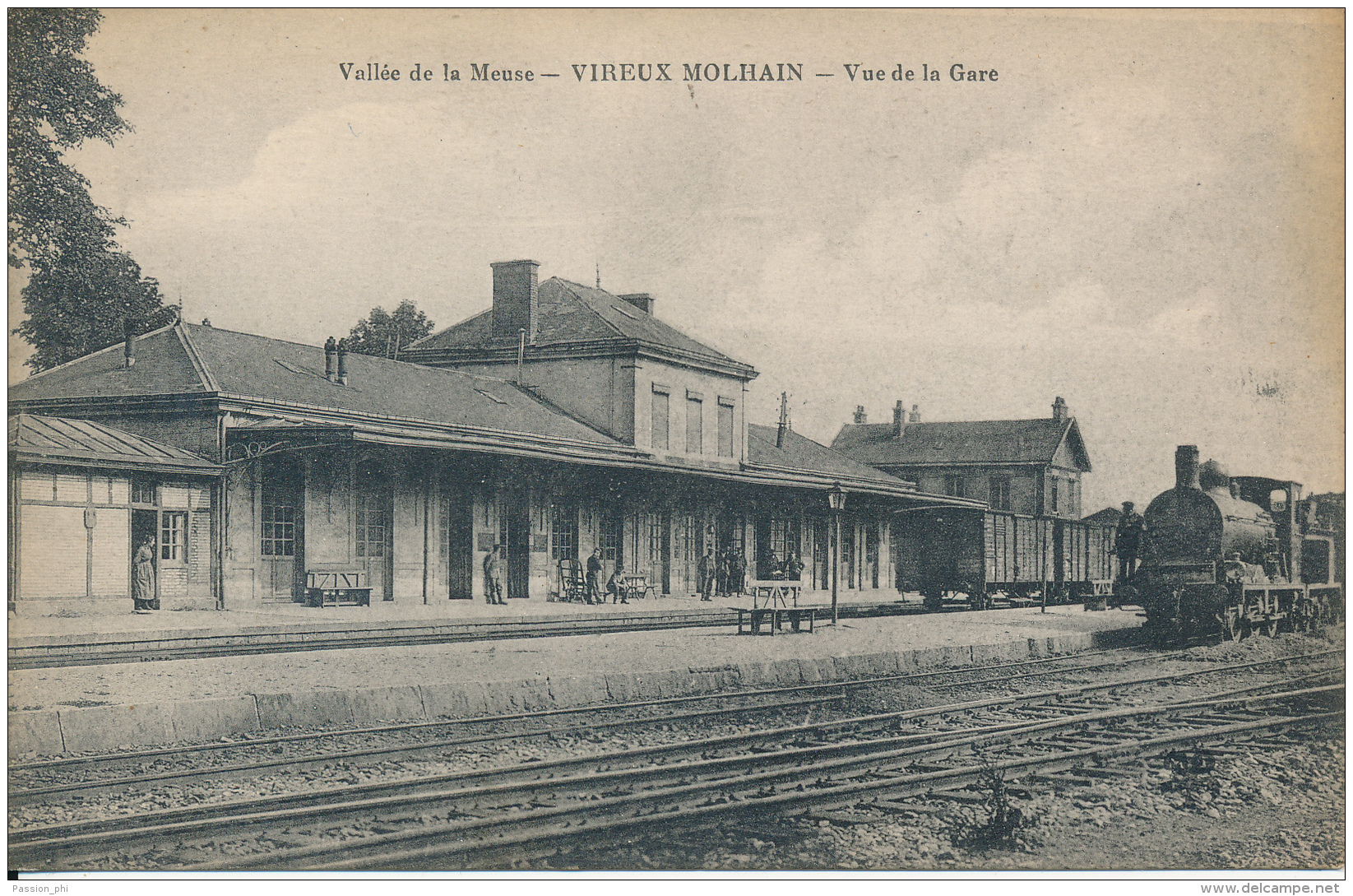 FRANCE VIREUX MOLHAIN VUE DE LA GARE - Gares - Avec Trains