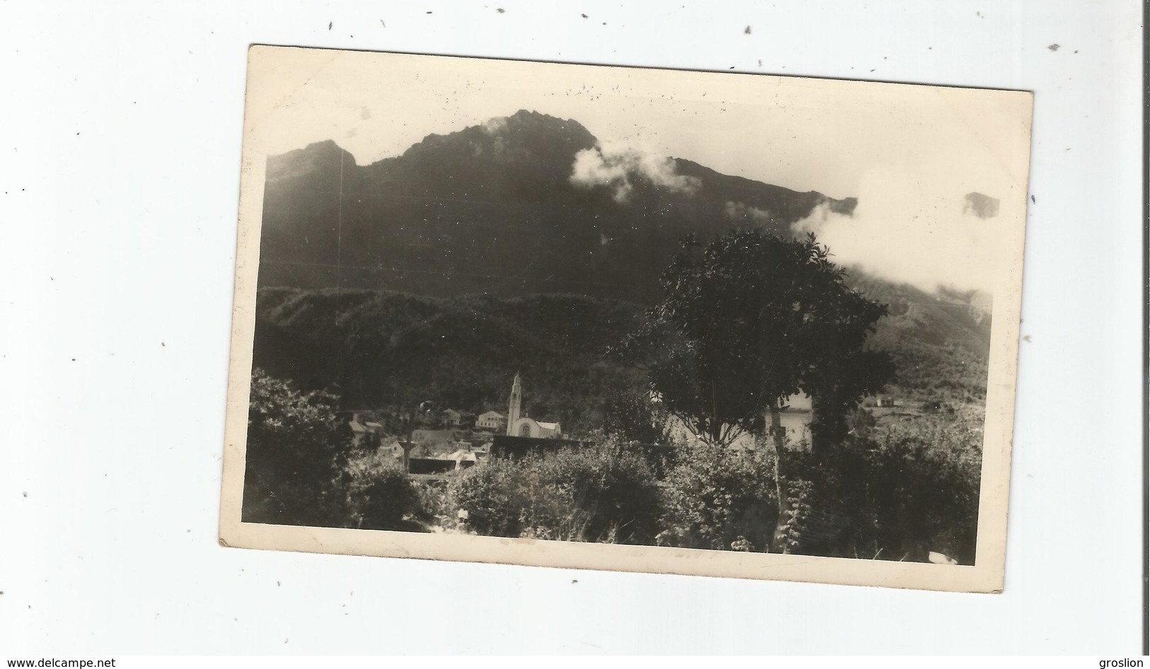 CILAOS (LA REUNION) CARTE PHOTO AVEC NOTRE DAME DES NEIGES AU FOND - Autres & Non Classés