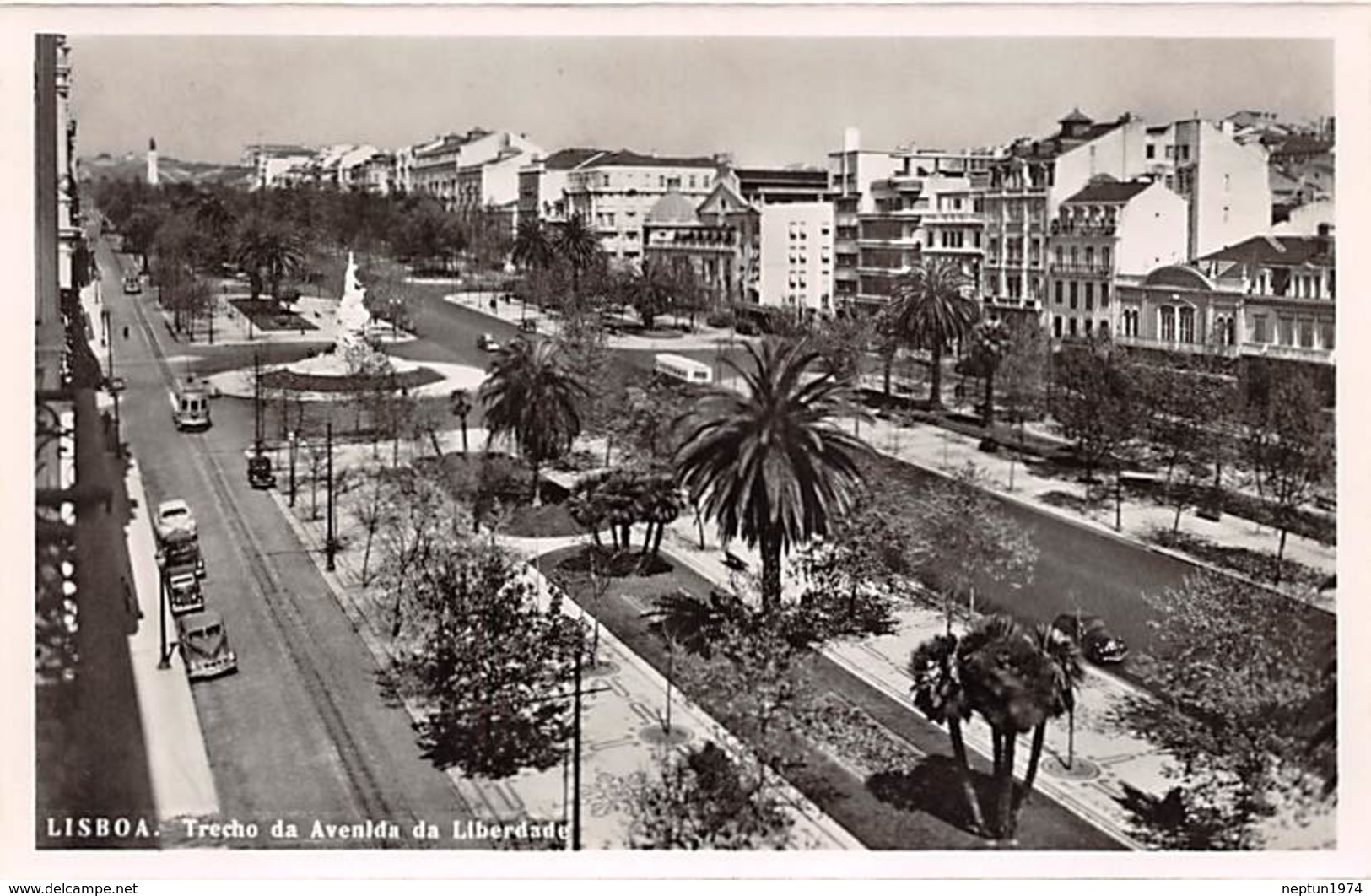 Lisboa, Trecho Da Avenida Da Liberdade - Lisboa