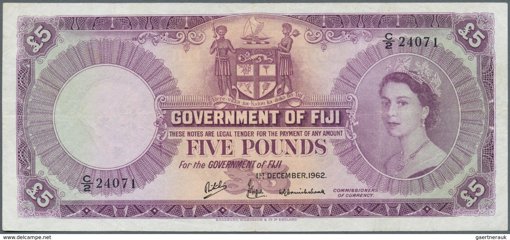 01447 Fiji: 5 Pounds 1962 QEII P. 54, Light Folds In Paper, No Holes Or Tears, Probably Pressed But Still - Fiji