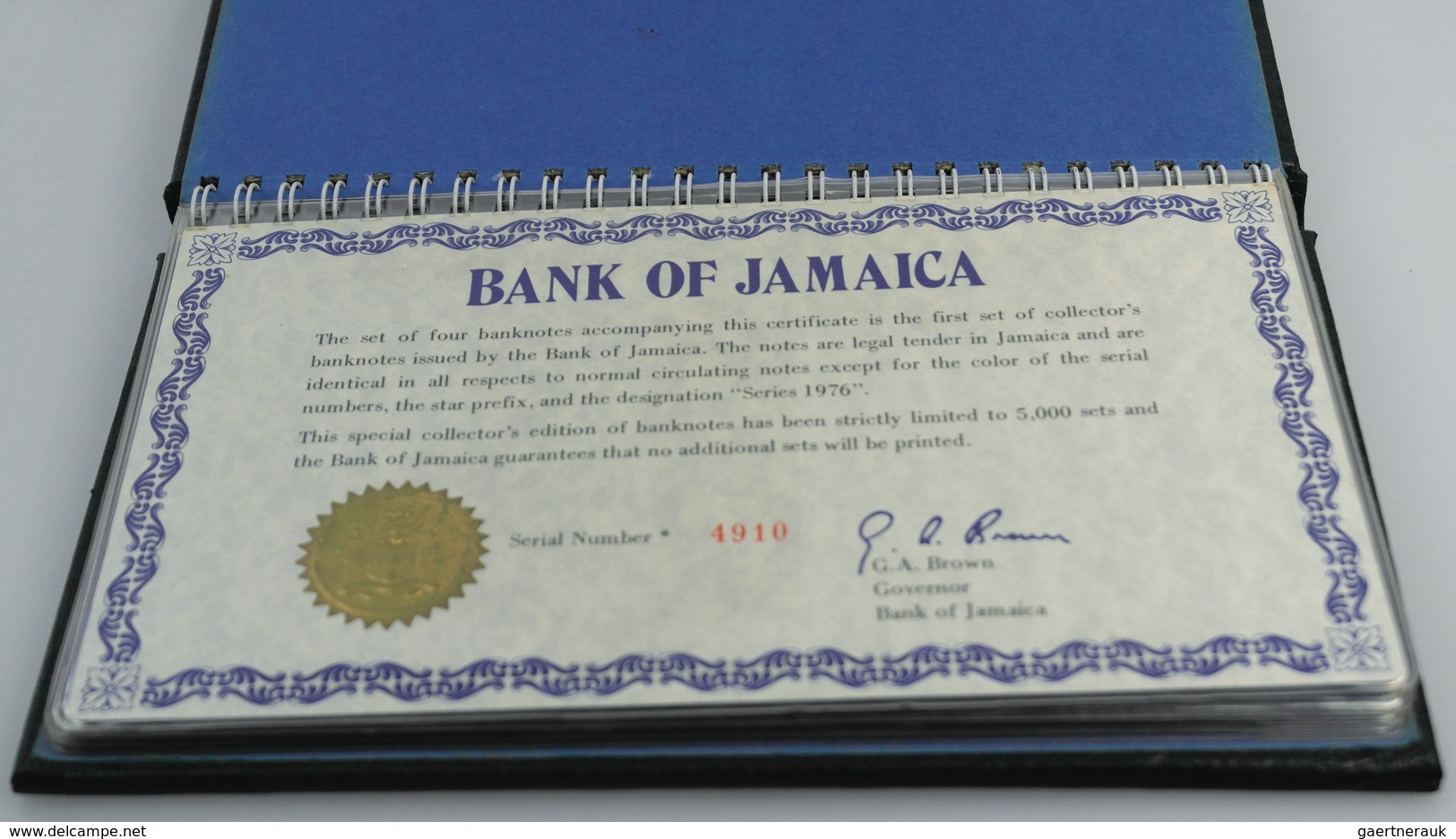 01886 Jamaica: Offical Currency Album Of The Bank Of Jamaica, With Certificate, Containing Notes With "Sta - Giamaica