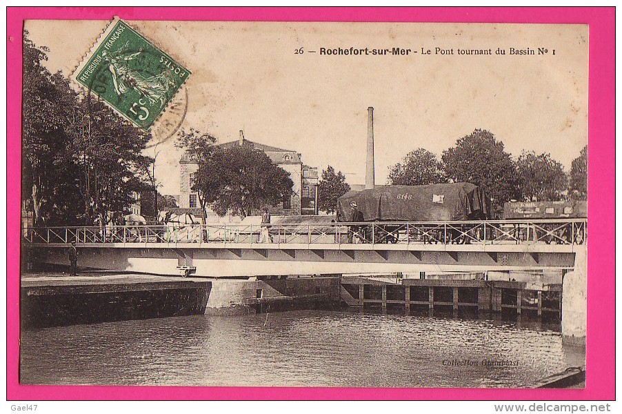 CPA (Réf : PA004) ROCHEFORT-sur-MER (17 CHARENTE MARITIME) Le Pont Tournant Du Bassin N° 1 (animée, Wagons) - Rochefort