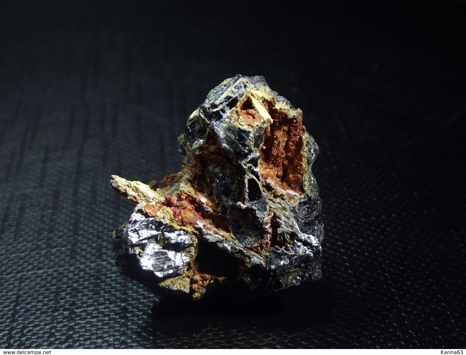 Peretaite (2 X 1.5 X 1.5 Xm ) Type Locality - Pereta Quarry - Scansano -  Italy - Minéraux
