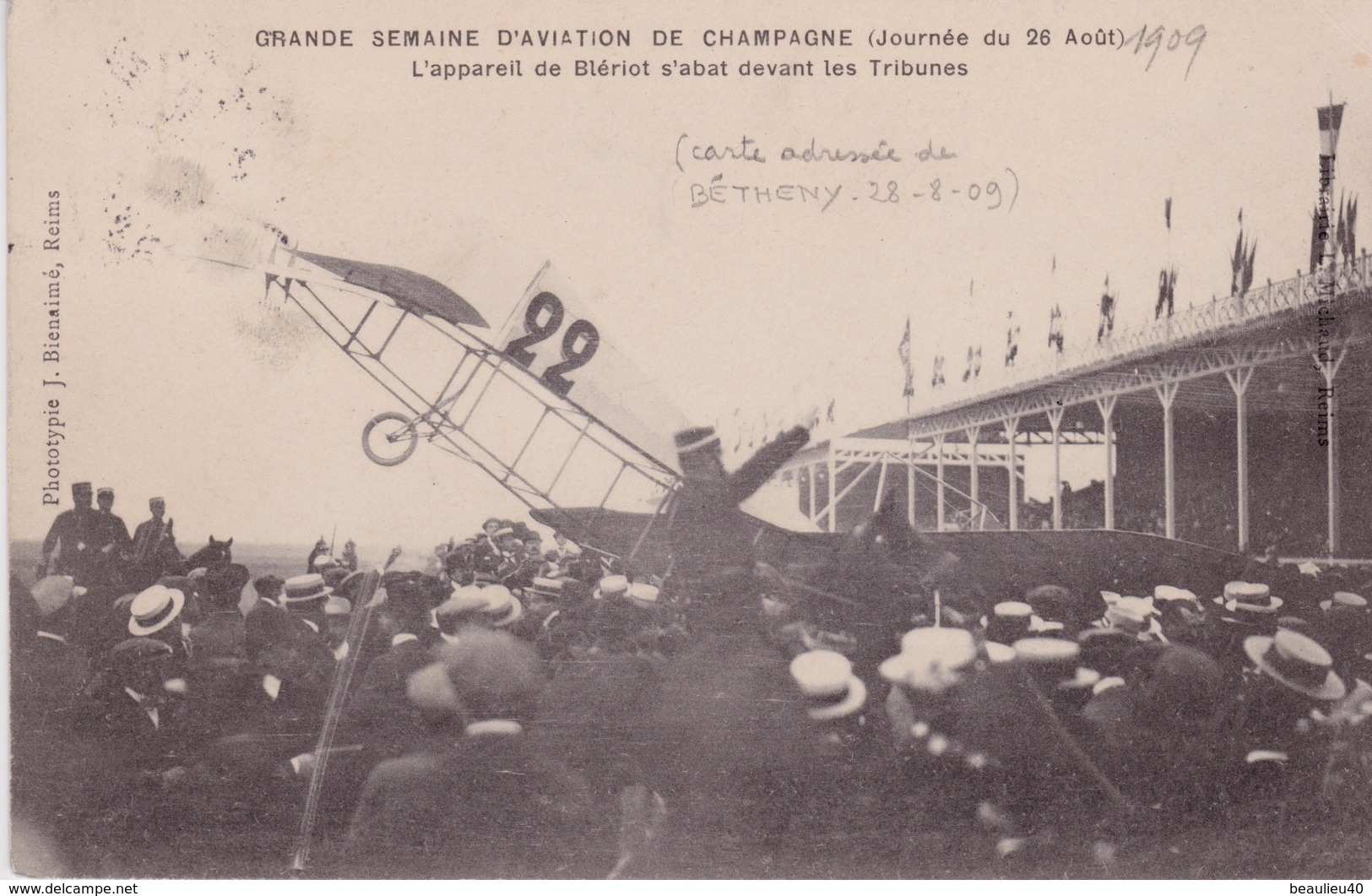 L'APPAREIL DE BLÉRIOT S'ABAT DEVANT LES TRIBUNES (JOURNÉE DU 28 AOUT 1909 - Accidents