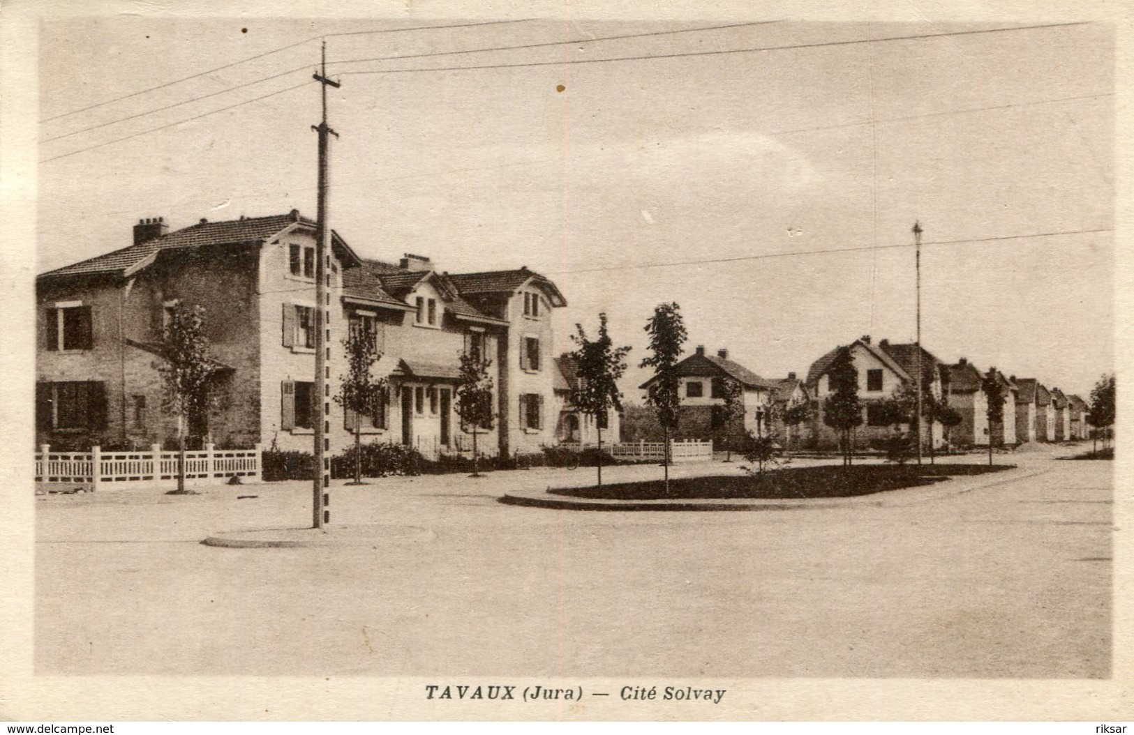 TAVAUX - Tavaux