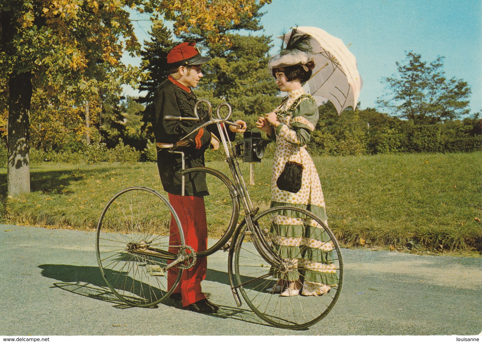 18 / 5 / 15  -  BICYCLETTE  "  HIRONDELLE  " MODÈLE  SUPERBE - Le Fameux Guidon  Dit  " Moustaches " CPM - Altri & Non Classificati