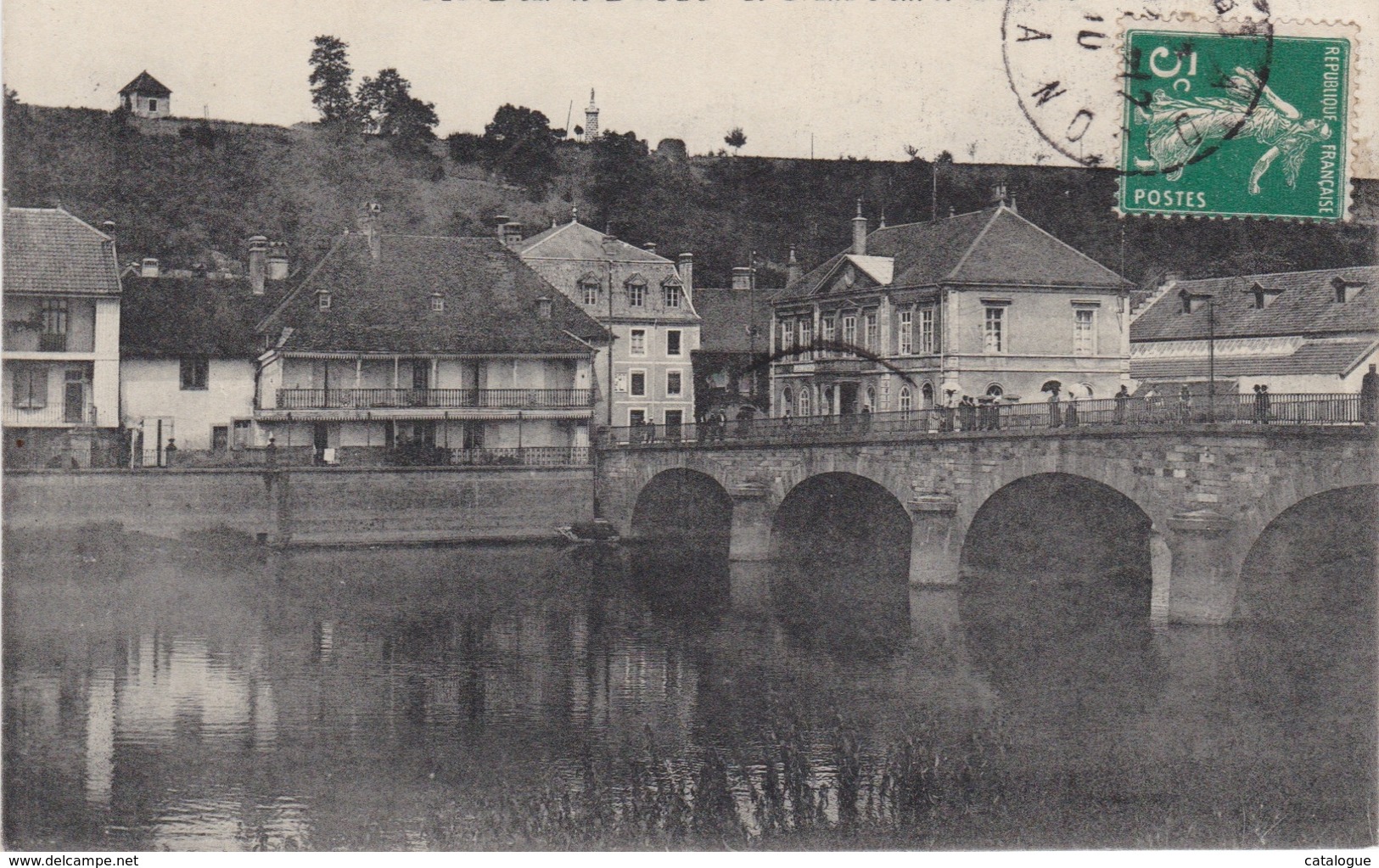 CPA 25 - ISLE-sur-le-DOUBS - Le Grand Pont Et La Mairie - Isle Sur Le Doubs