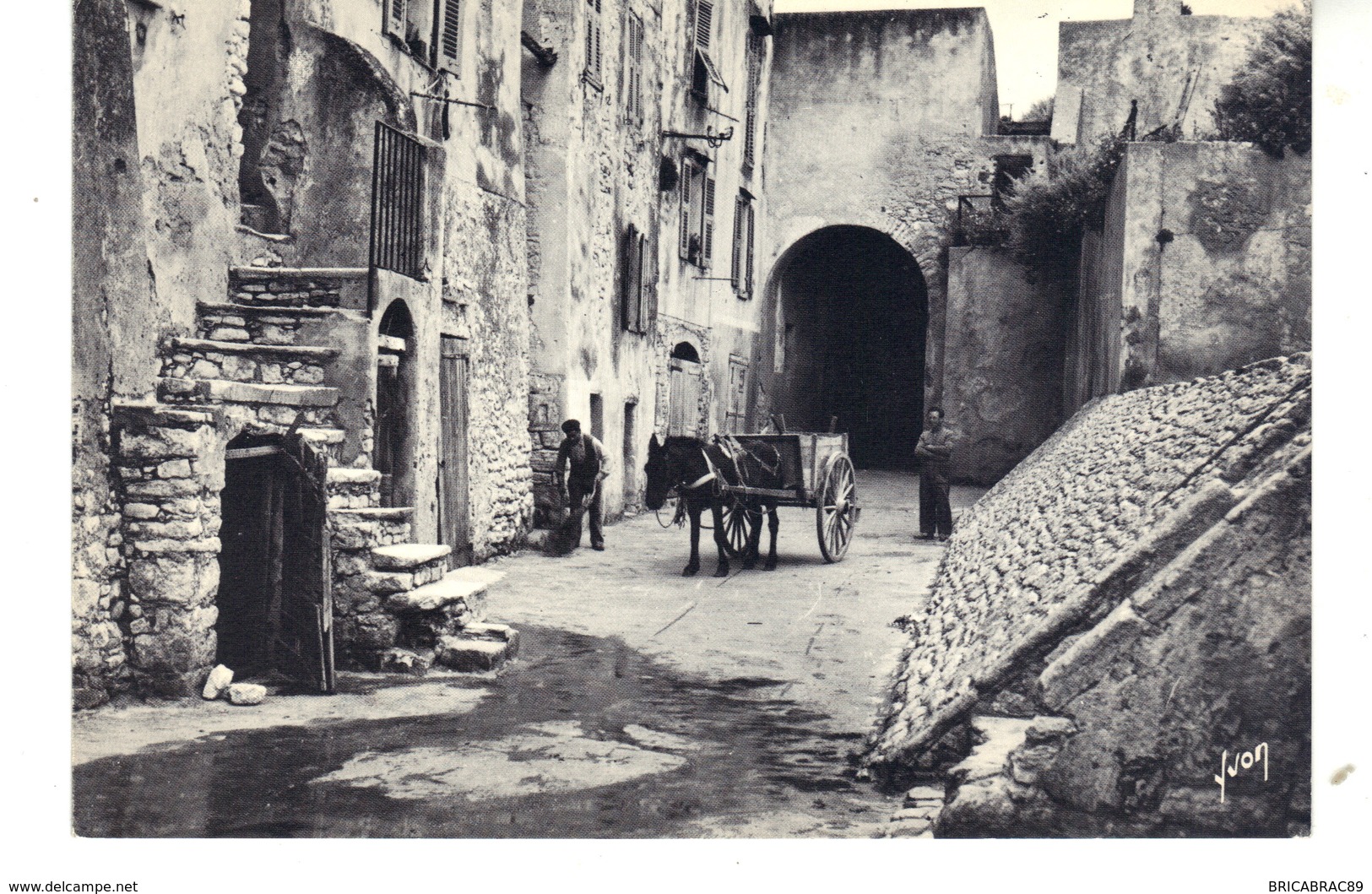 Carte Postale Grand Format 17 Cm X 11,5 Cm - "L'Art De La Photo" Par Yvon -  En Corse . Vieille Rue De BONIFACIO - Otros & Sin Clasificación