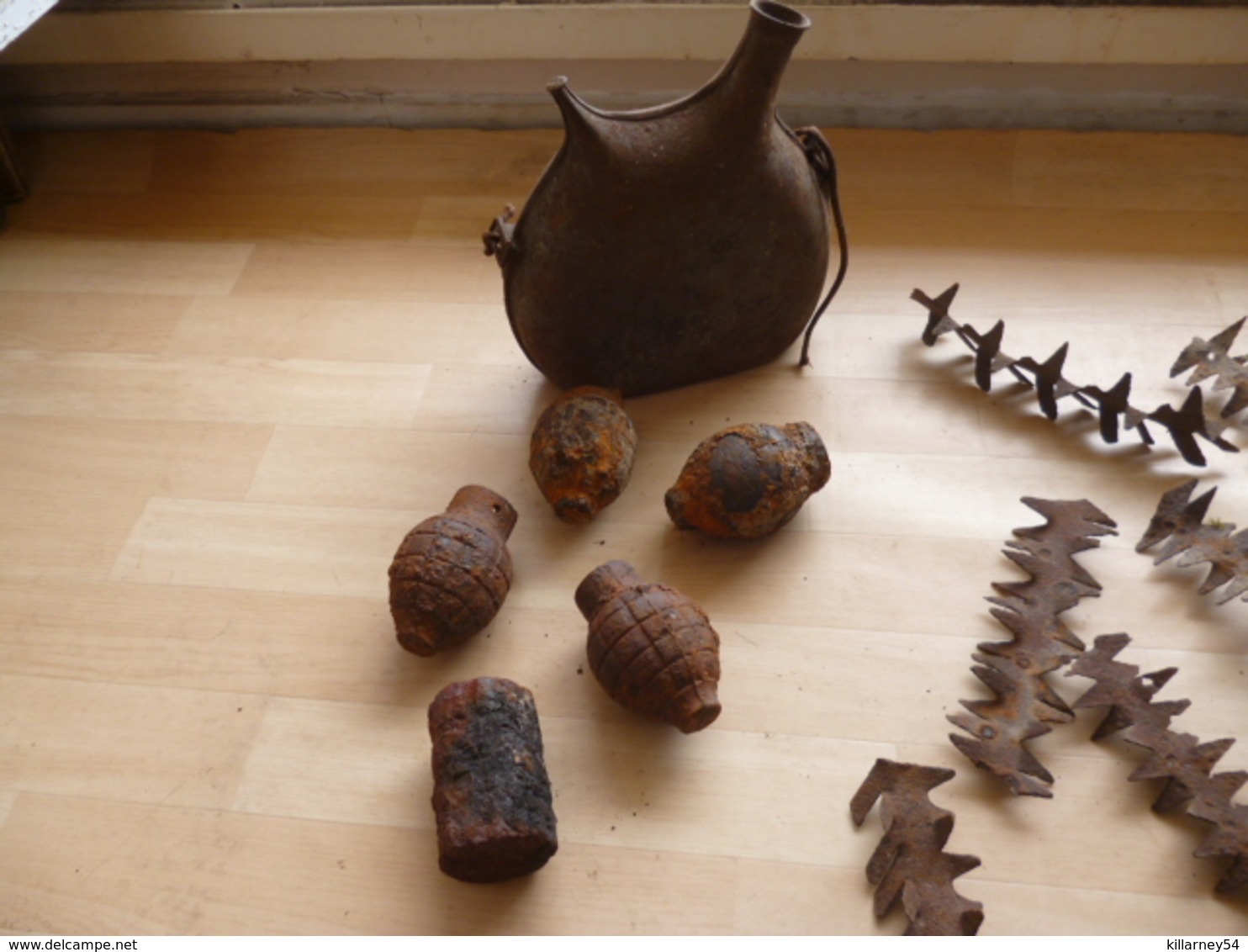 Lot WW1 grenades FOUG, grenade à manche, barbelés, gourde