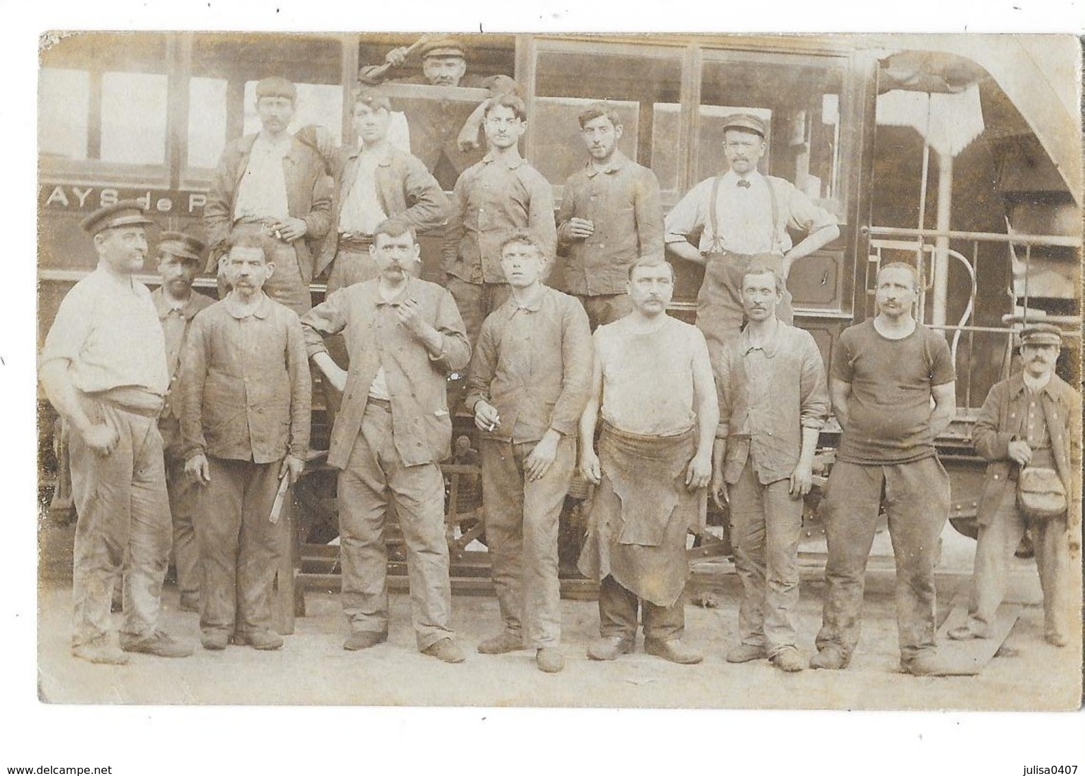 TRAMWAY Carte Photo Groupe De Personnages Devant Un Tramway Gros Plan - Tram