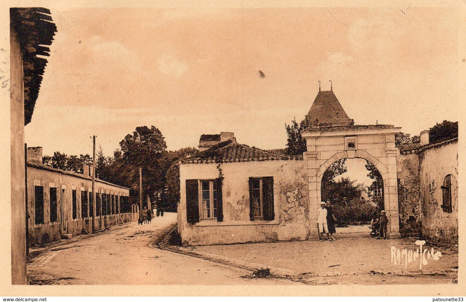 17 ILE D' OLERON ST DENIS LES BAINS LA MAISON GUILLOTIN PROMOTEUR DE LA GUILLOTINE - Ile D'Oléron