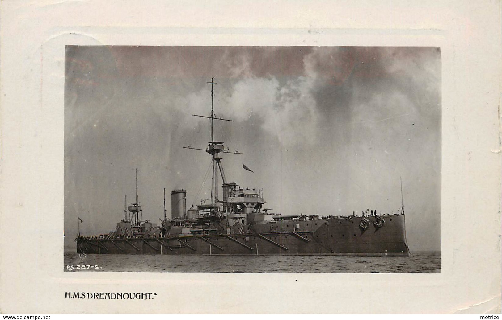 H.M.S. DREADNOUGHT (bateau De Guerre,carte Photo) - Guerre