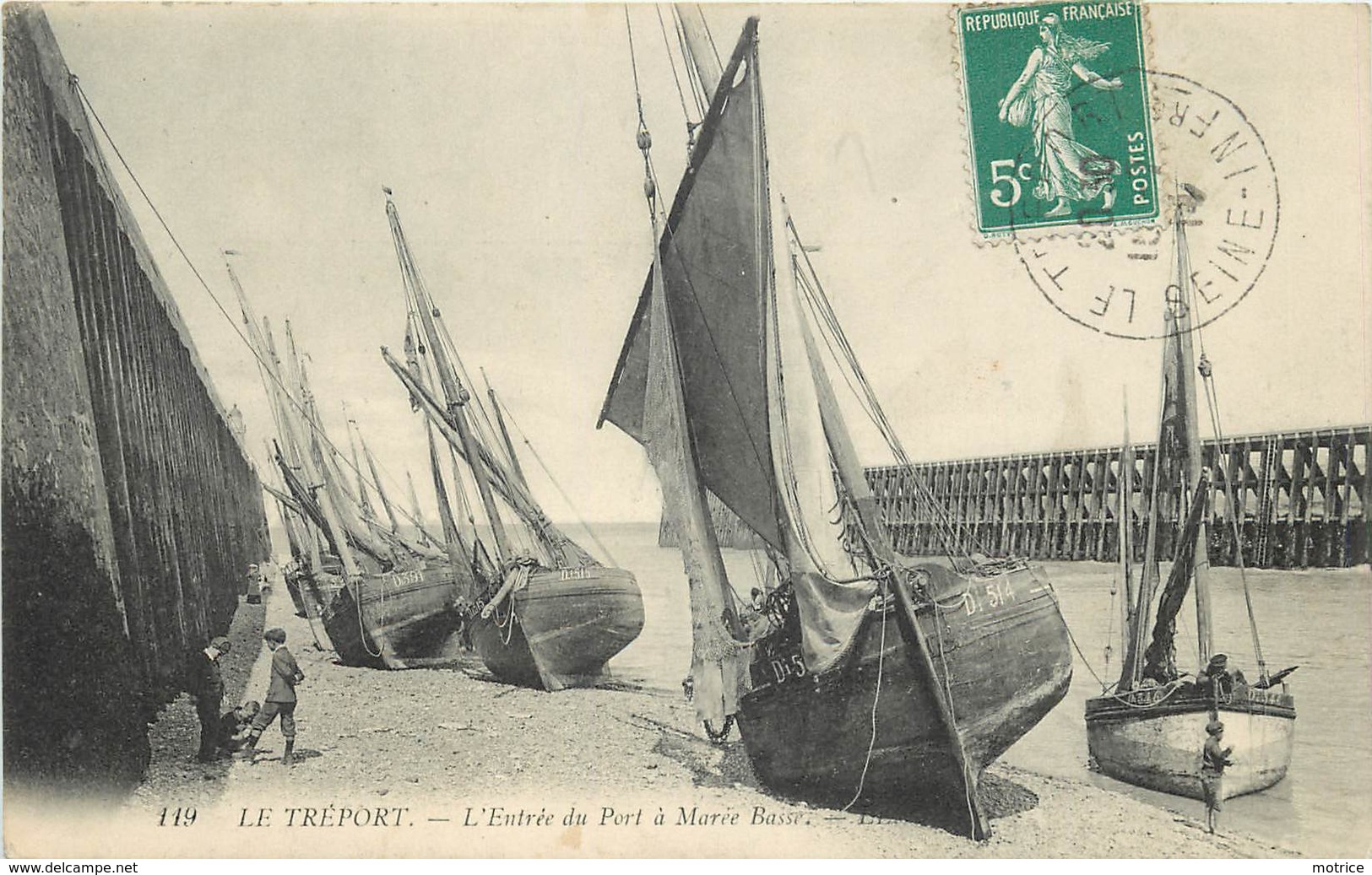 LE TREPORT - L'entrée Du Port à Marée Basse,bateaux De Pêche. - Pêche