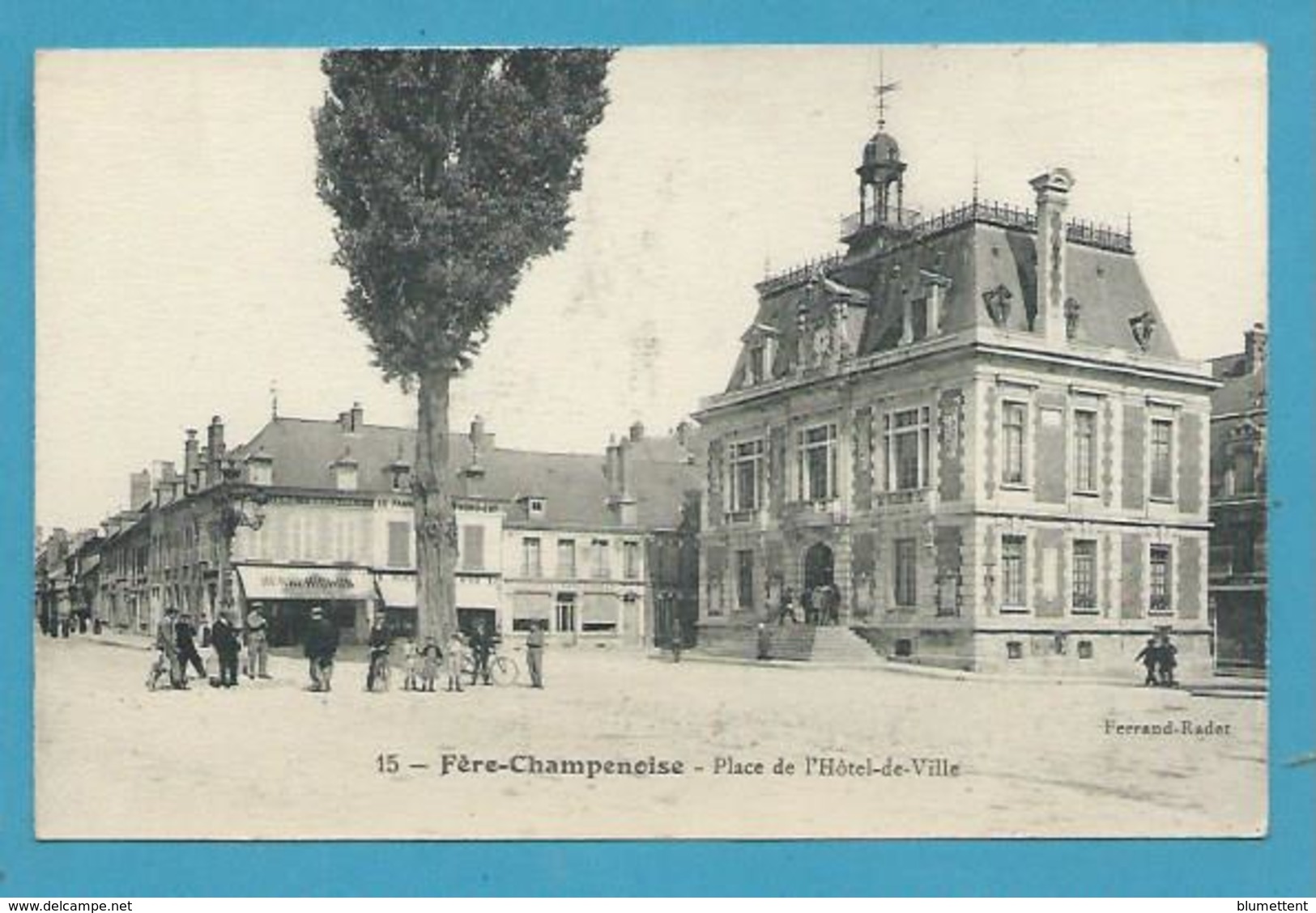 CPA 15 - Place De L'Hôtel De Ville FERE-CHAMPENOISE 51 - Fère-Champenoise