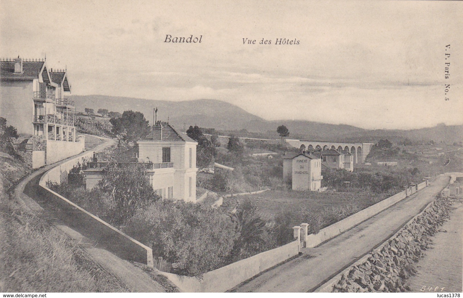 83 / BANDOL / VUE DES HOTELS - Bandol