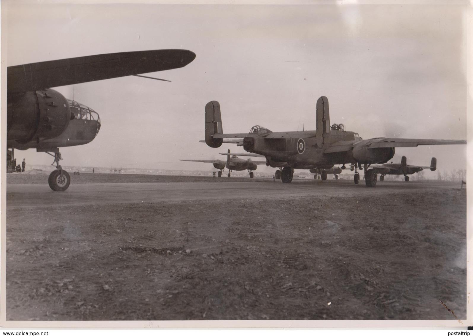 NORTH AMERICAN B25 MITCHELL  BELGIAM AIRFIELD  1945  24 * 17 CM  Bomber - Aviación