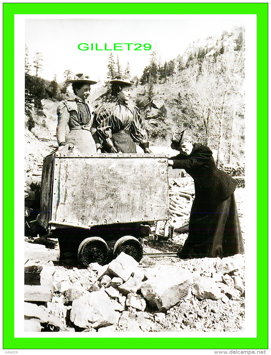 FEMMES - MAMA PUSHING CAR AT BACHELOR MINE, OURAY, CO IN 1899 - JOHN MARSHALL COLLECTION -  DIMENSION 12 X 16 Cm - - Femmes