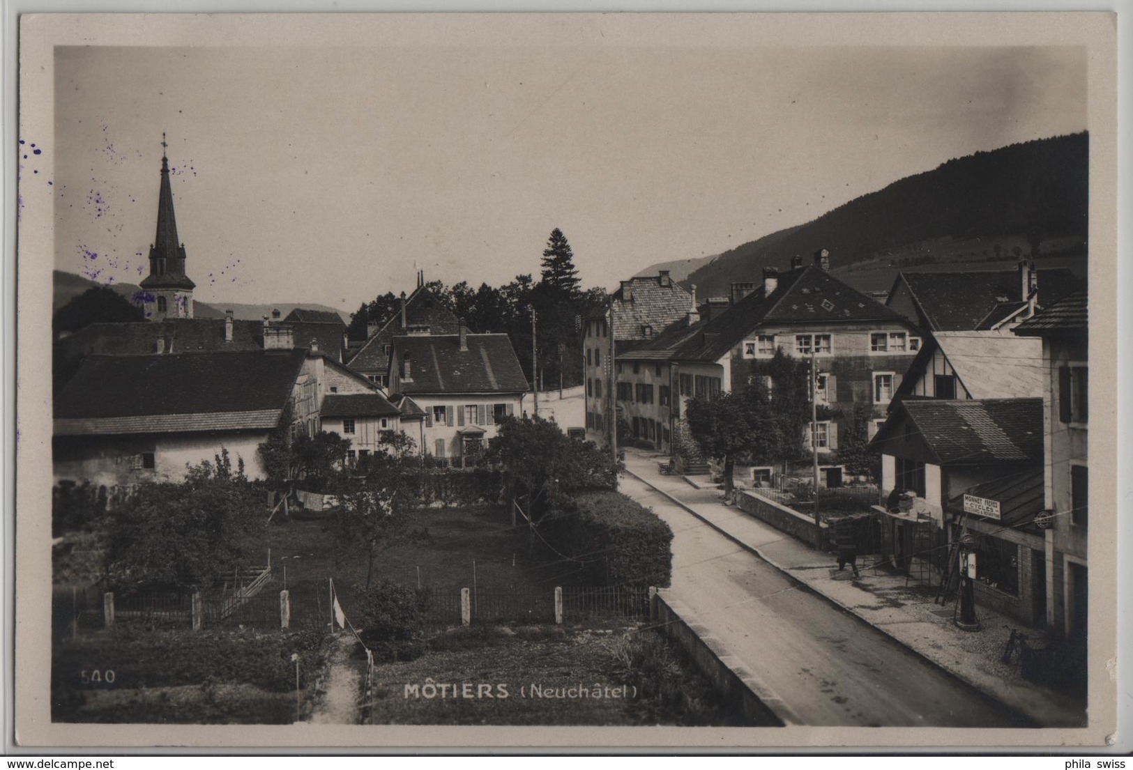 Motiers - Partie Du Village, Cycles, Tanksäule - Phototypie - Sonstige & Ohne Zuordnung