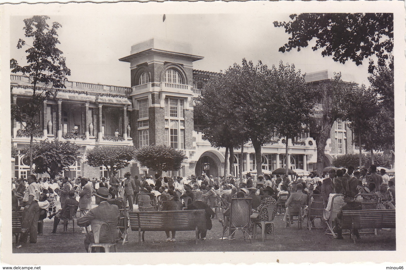 DEAUVILLE :CPSM.P.F. CRANTEE.N.CIRCULEE.LE CHAMP DE COURSES.BELLE ANIMATION.T.B.ETAT.N° 102.PETIT PRIX.COMPAREZ!!! - Deauville