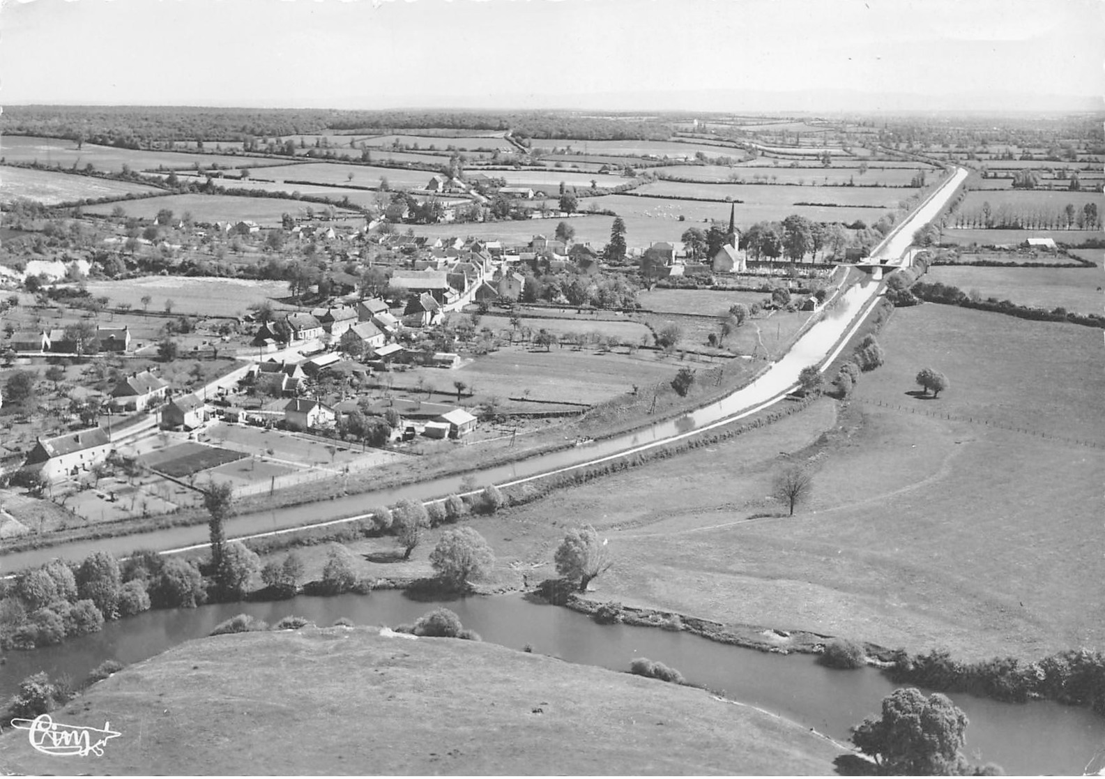 58 - Champvert - Un Beau Panorama Aérien - Autres & Non Classés