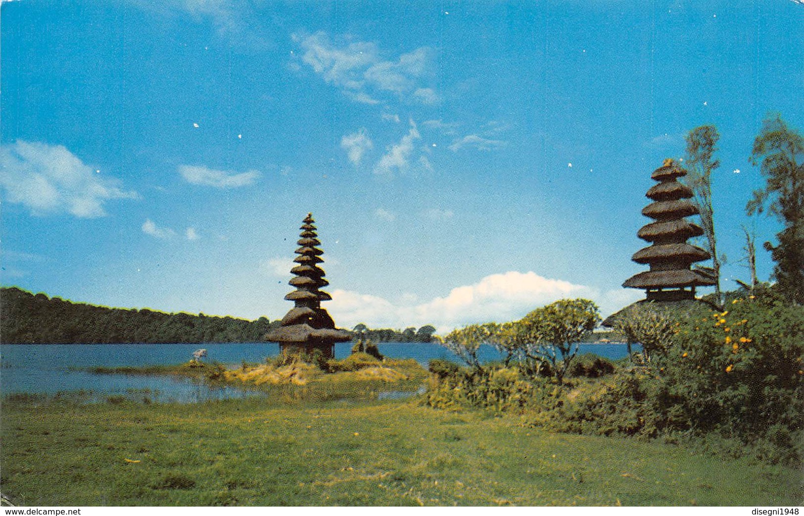 07333 "TWO BEAUTIFUL MARUS (PAGODA) OF TJANDI KUNING - LAKE BATRAN - BEDUGUI - BALI - INDONESIA" CART. ORIG. NON SPED. - Indonesia