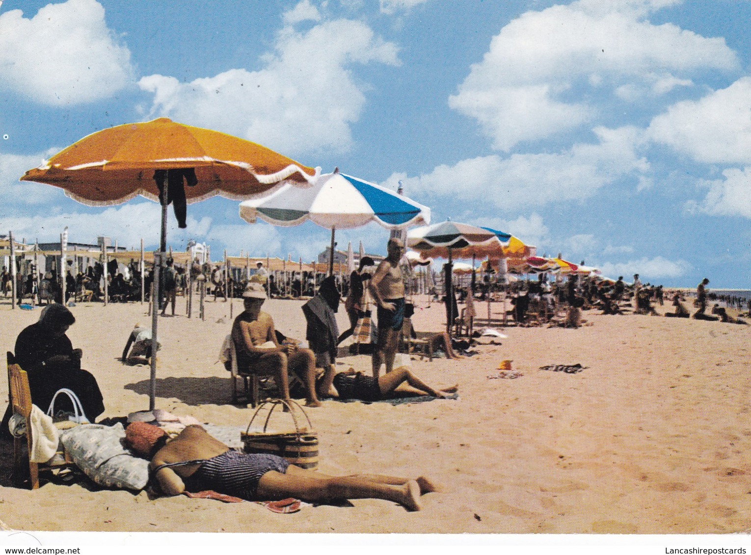 Postcard Monte Gordo Algarve Portugal Praia Plage Beach PU 1970 My Ref  B22569 - Autres & Non Classés