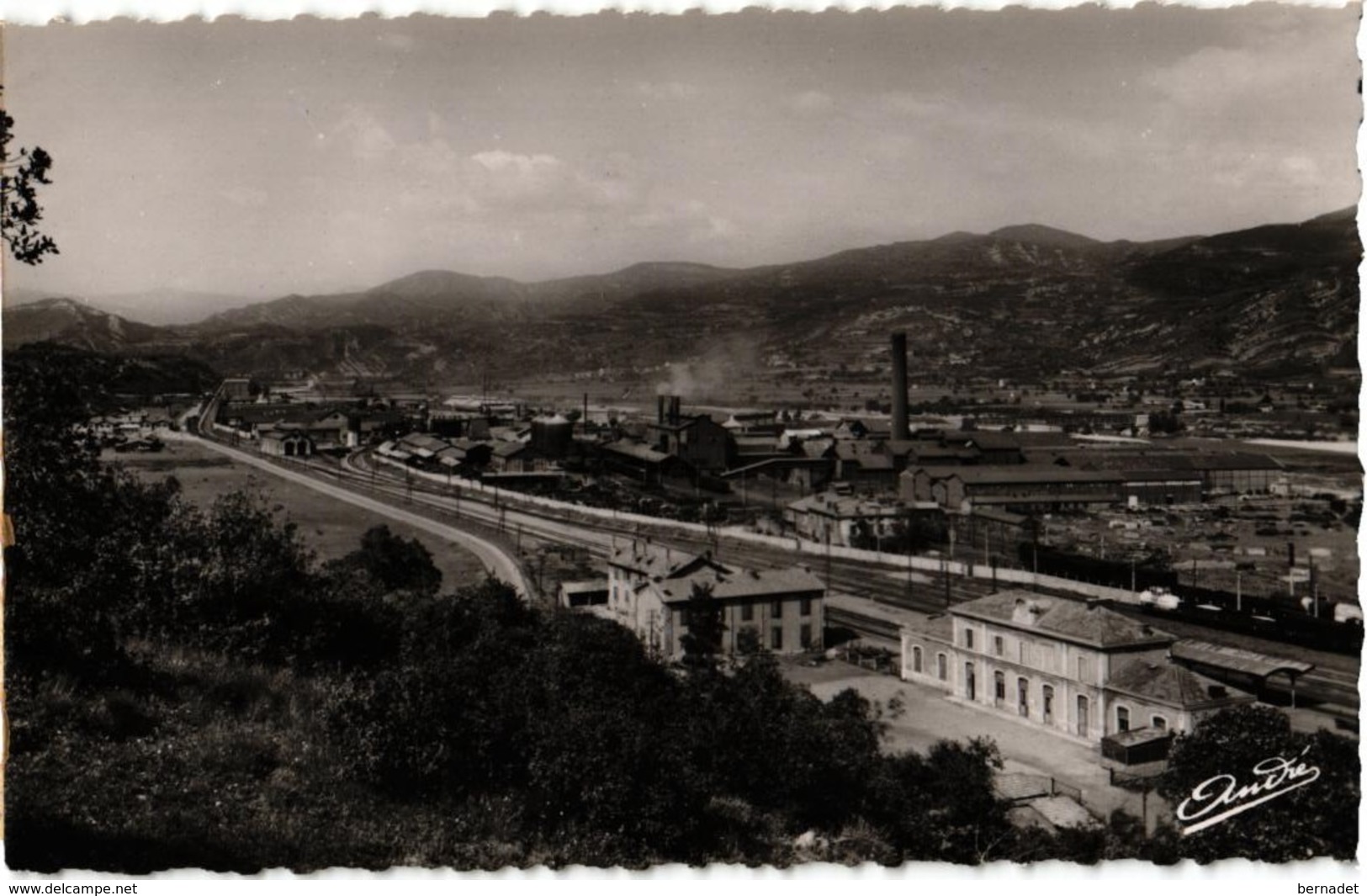 04 ... SAINT AUBAN SUR DURANCE ... VUE GENERALE SUR L'USINE ET LA GARE .. - Autres & Non Classés