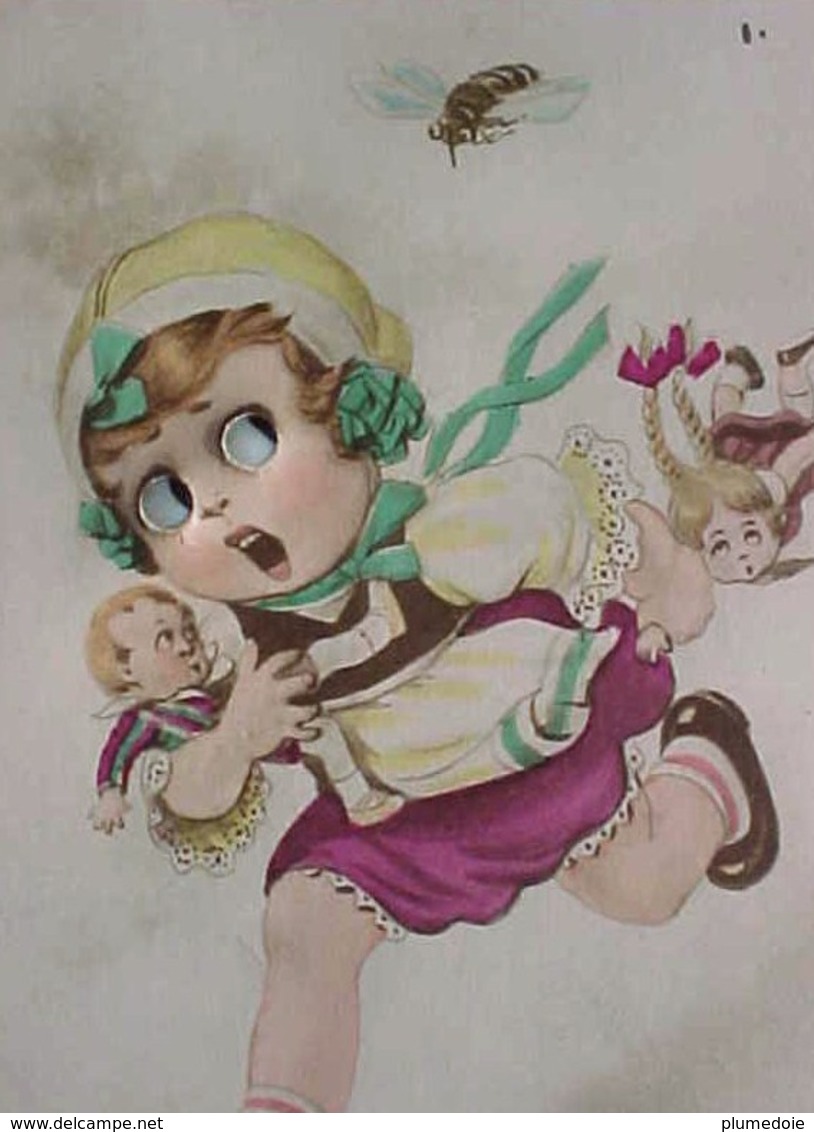 Cpa  PETITE FILLE YEUX EN VERRE FUYANT UNE GUÊPE Poupée Poupon  Little Girl And Her Dolls Fleeing A Wasp , Glass Eyes - Cartes Humoristiques