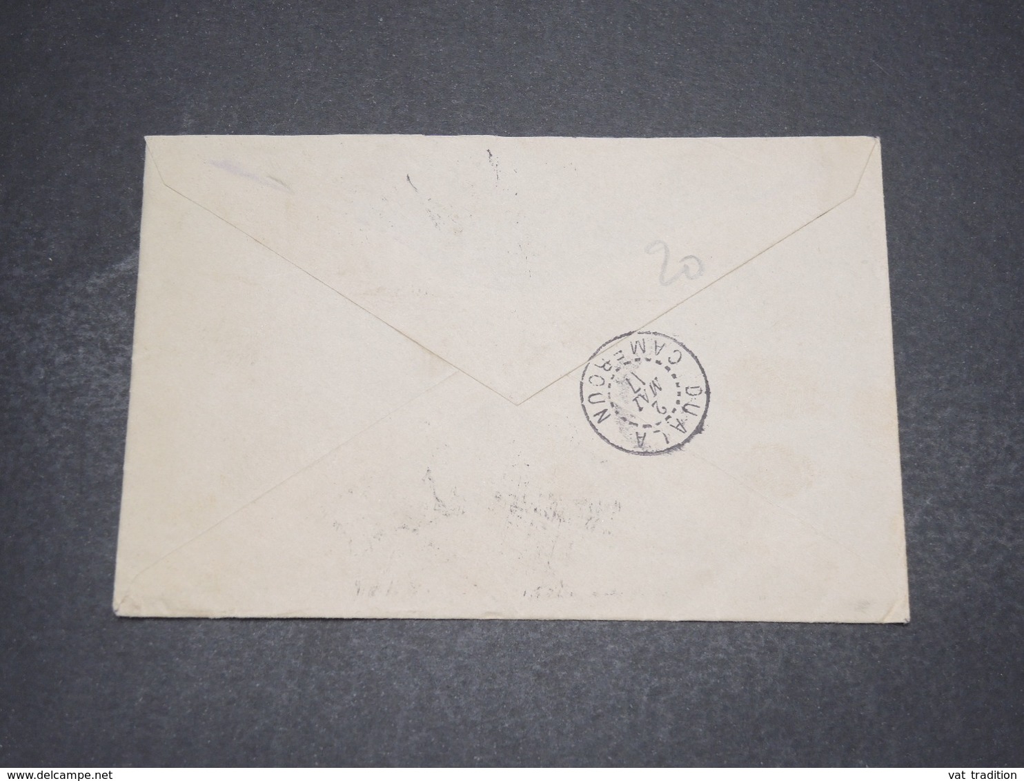 CAMEROUN - Enveloppe De Yaoundé Pour Paris En 1917 , Affranchissement Surchargés - L 16505 - Lettres & Documents