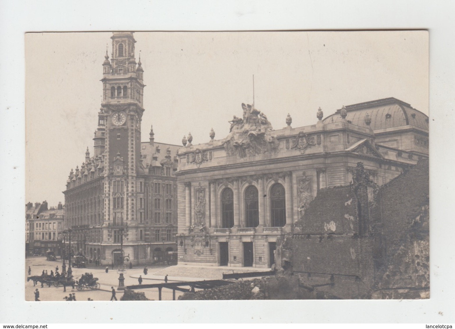 59 - LILLE / CARTE PHOTO ALLEMANDE DE LA BOURSE ET DU THEATRE - Lille