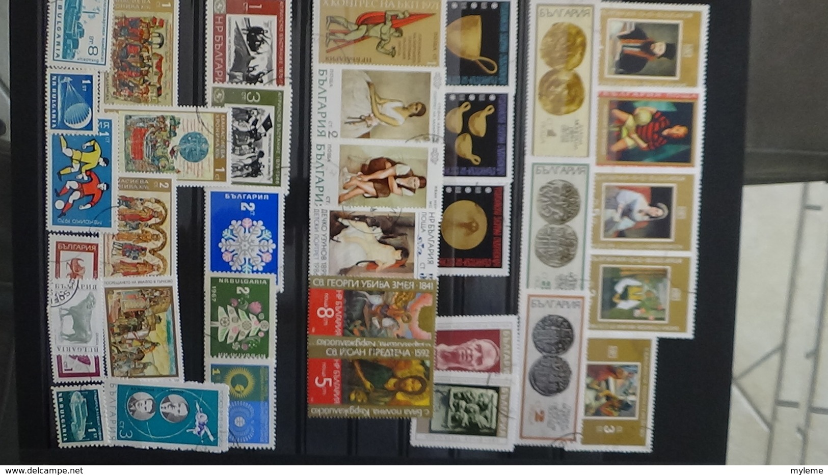 Collection de timbres oblitérés du monde dont bonnes valeurs de France. Port offert à partir de 50 euros d'achat.