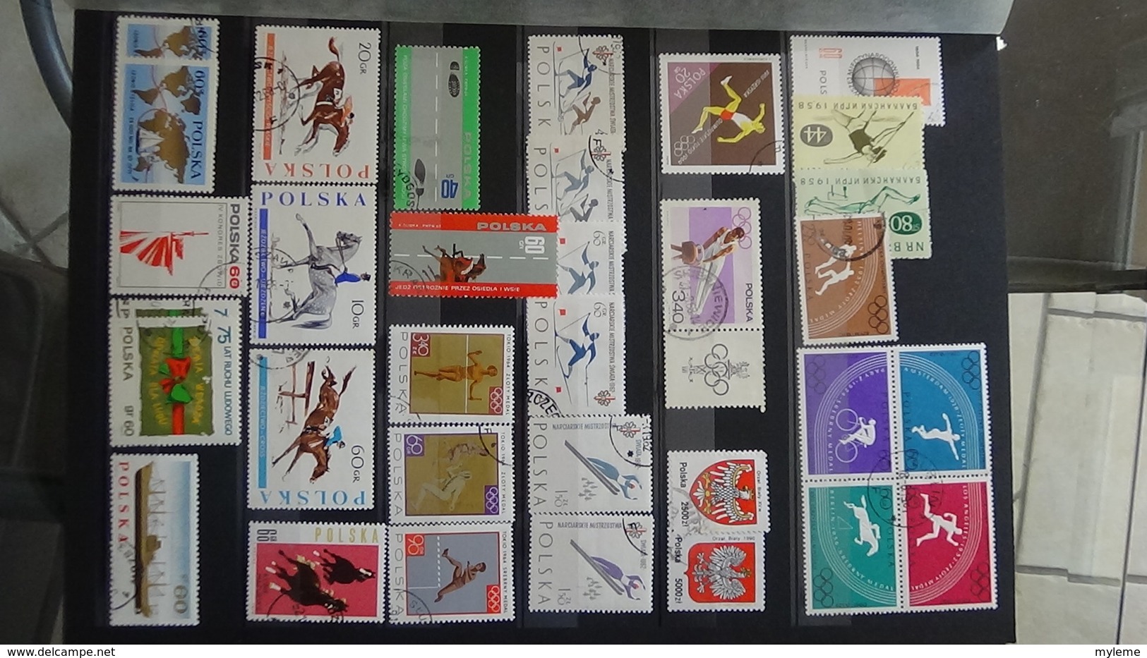 Collection de timbres oblitérés du monde dont bonnes valeurs de France. Port offert à partir de 50 euros d'achat.