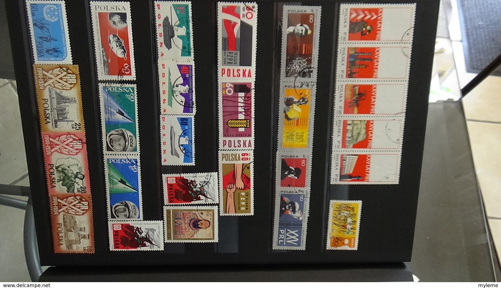 Collection de timbres oblitérés du monde dont bonnes valeurs de France. Port offert à partir de 50 euros d'achat.