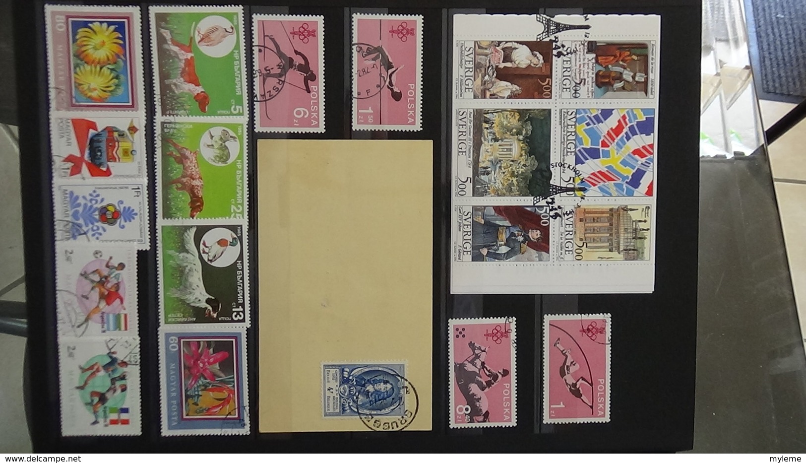 Collection de timbres oblitérés du monde dont bonnes valeurs de France. Port offert à partir de 50 euros d'achat.