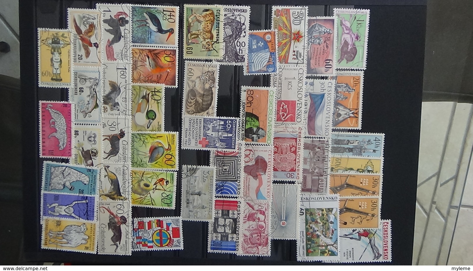 Collection de timbres oblitérés du monde dont bonnes valeurs de France. Port offert à partir de 50 euros d'achat.