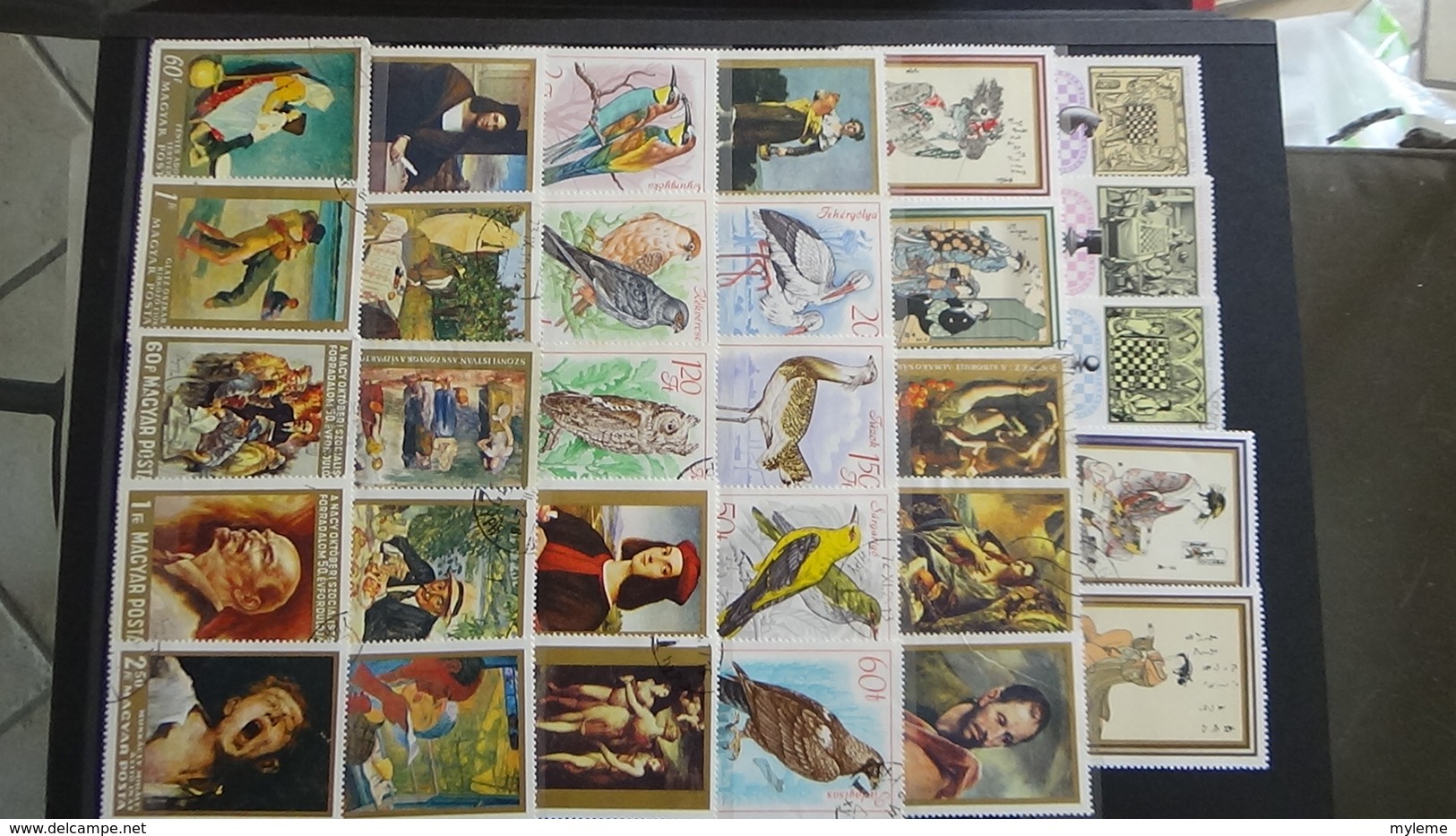 Collection de timbres oblitérés du monde dont bonnes valeurs de France. Port offert à partir de 50 euros d'achat.