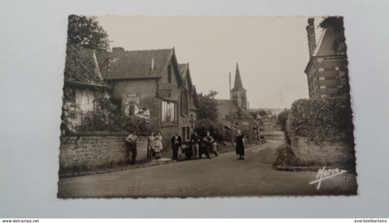 MESNIERES -en - BRAY : Rue De La Gare ,n°1 - Mesnières-en-Bray