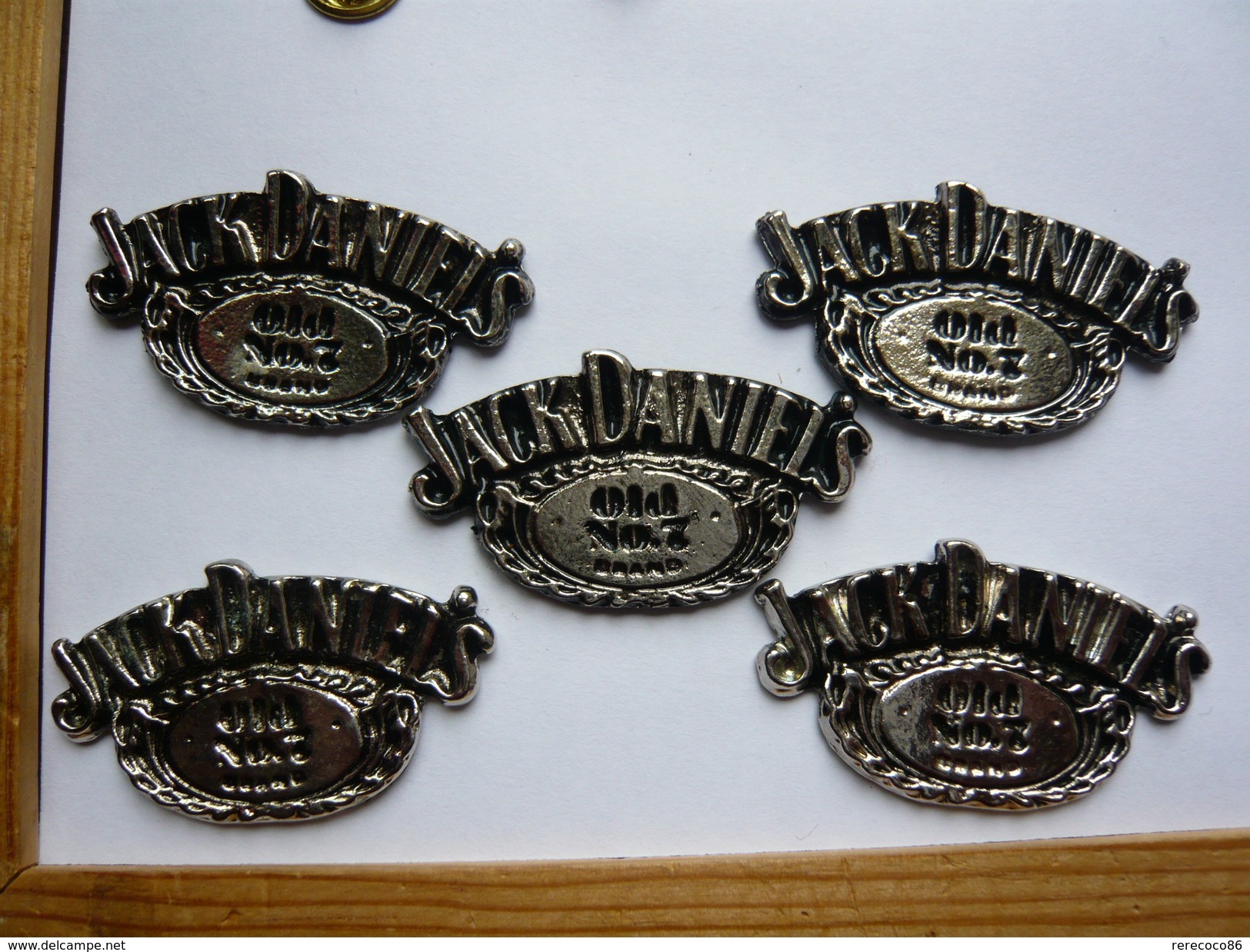 5 BIG PIN S  WHISKY JACK DANIEL S 4,5 X 2,5 CM NEUF - Boissons