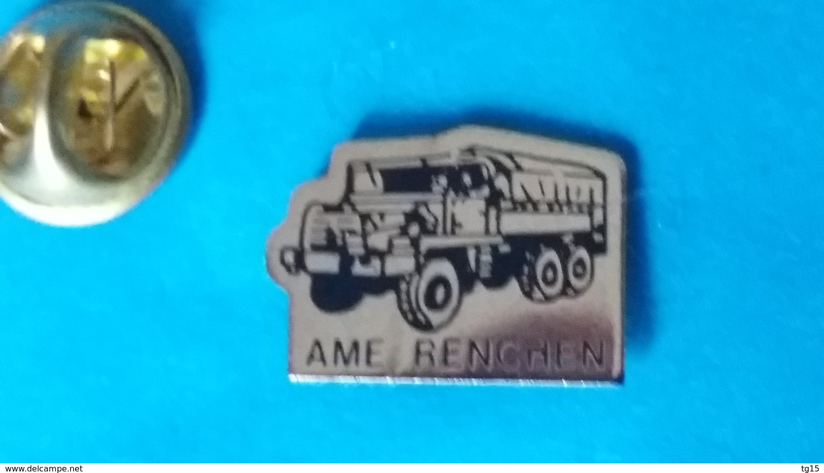 Pin's  Camion  Ame Renchen - Militaria