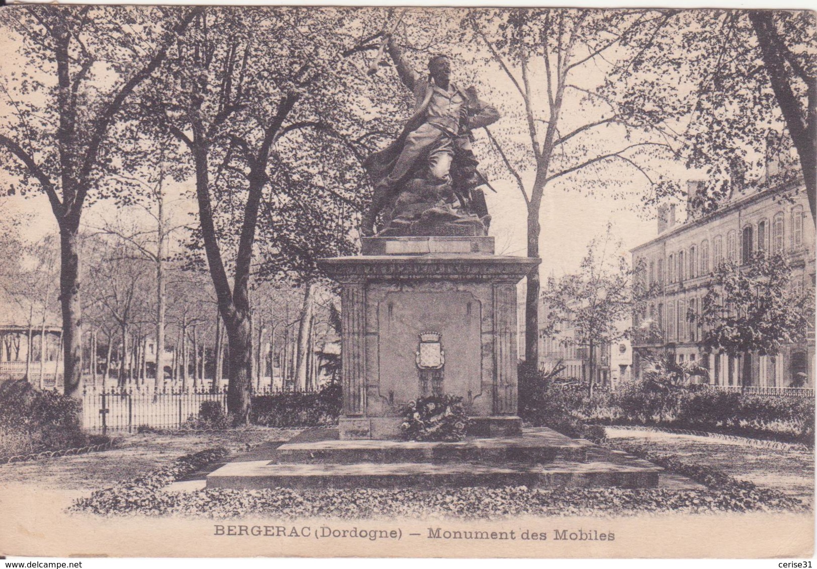 CPA - BERGERAC Monument Des Mobiles - Bergerac