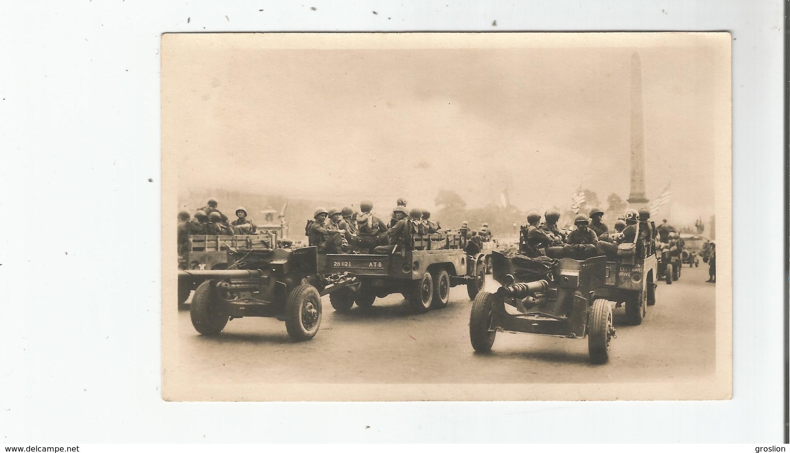 LIBERATION DE PARIS (1944) 15 CARTE PHOTO L'ARTILLERIE DE CAMPAGNE AMERICAINE PLACE DE LA CONCORDE - Guerre 1939-45