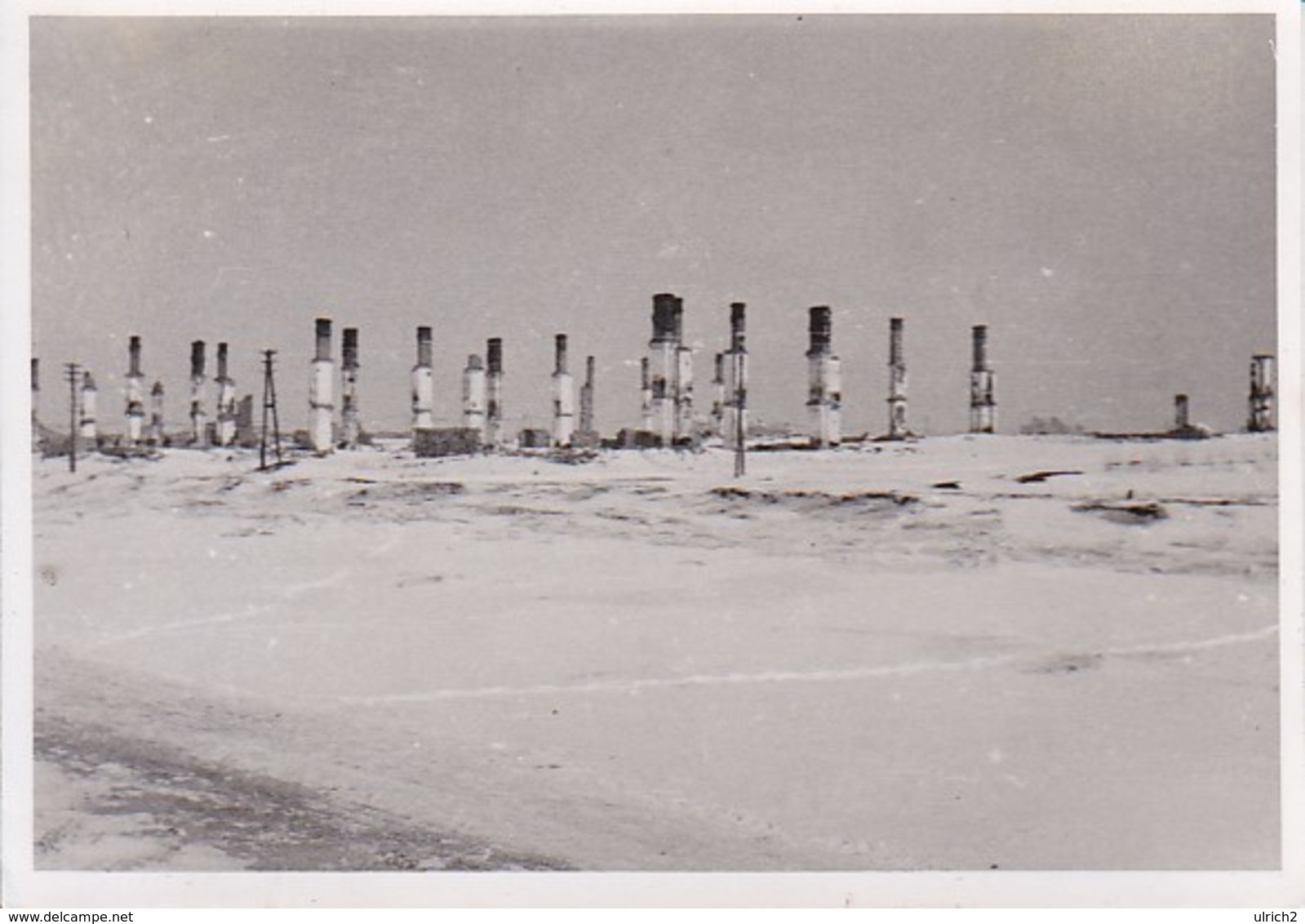 Foto Schornsteine Fabrik (?) - Russland - 2. WK - 9*6cm (34497) - Krieg, Militär