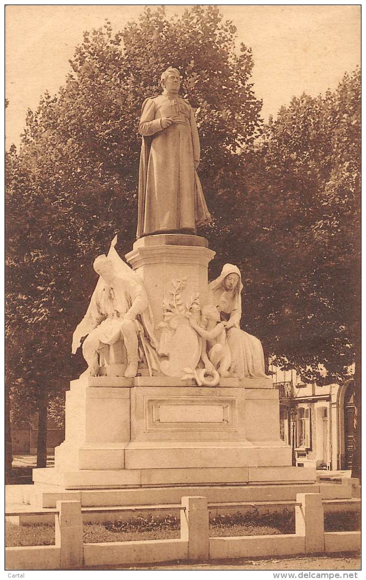 KORTRIJK - Standbeeld Van Mgr. De Haerne - Kortrijk