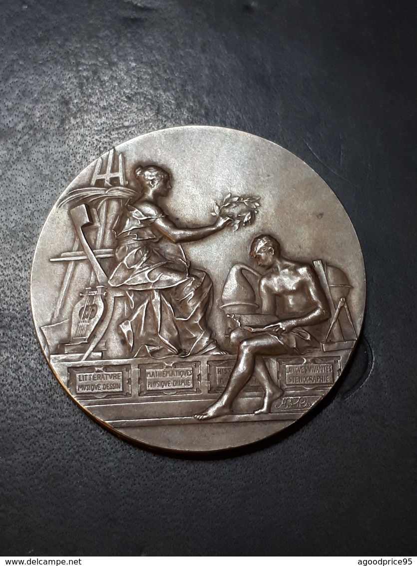 MÉDAILLE EN BRONZE ARGENTE (DU SYNDICAT DES EMPLOYÉS DU COMMERCE ET DE L' INDUSTRIE) - Professionals / Firms