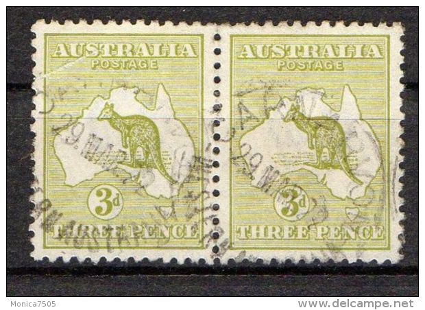 AUSTRALIE ( POSTE ) : Y&amp;T N° 5 EN  PAIRE  TIMBRES  BIEN  OBLITERES  A  VOIR . - Oblitérés