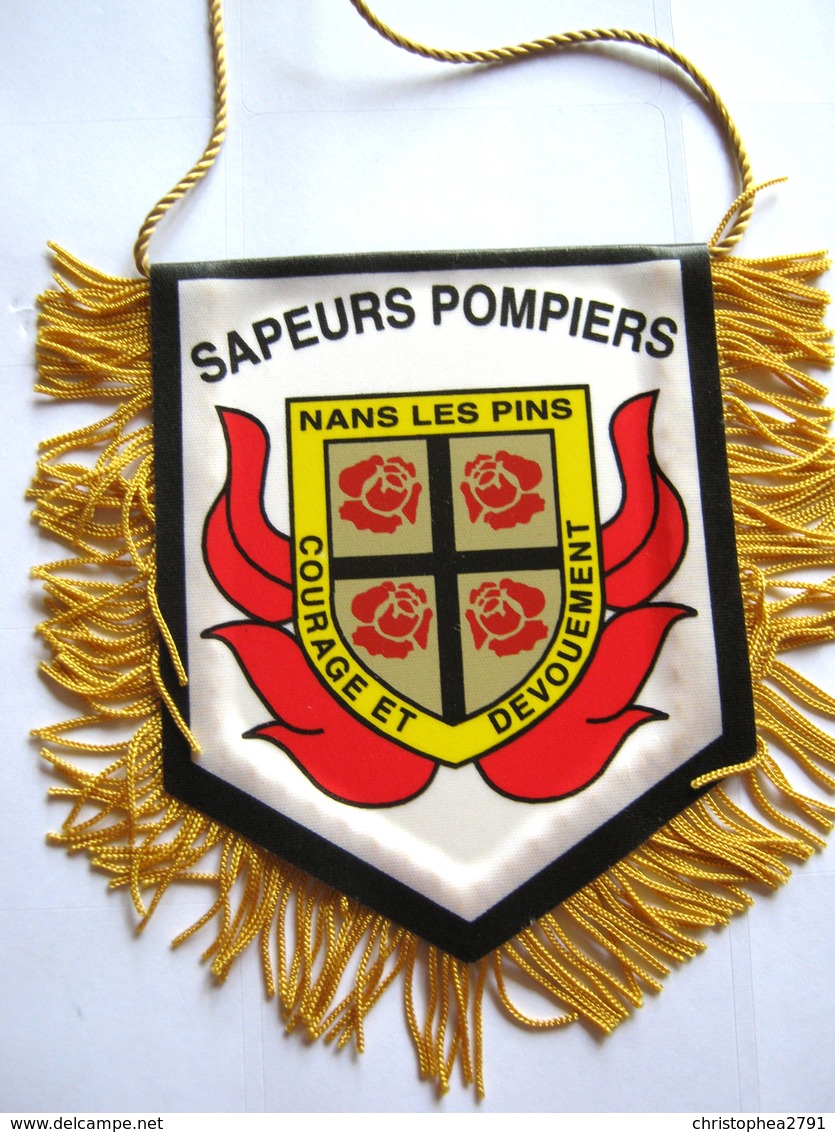 PETIT FANION BI FACE DES SAPEURS POMPIERS DU 83 NANS LES PINS TRES BON ETAT - Pompiers