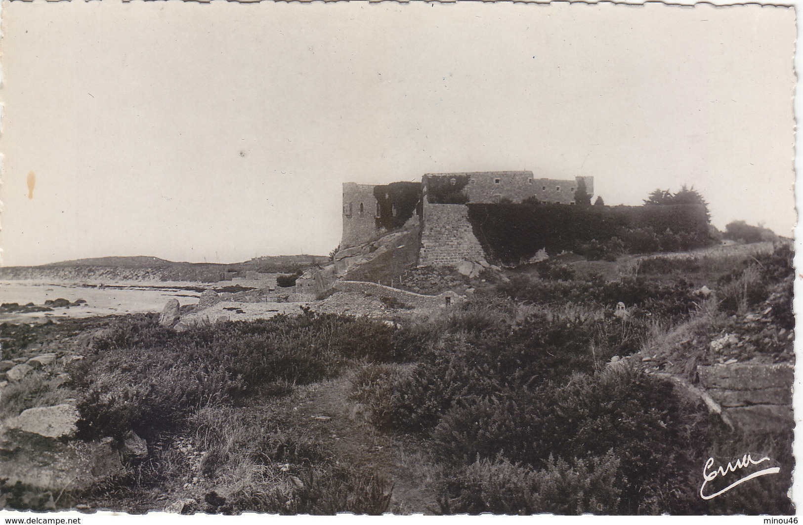 ILE CHAUSEY : CPSM.P.F. CRANTEE N.CIRCULEE.ANNEES 50...RUINE DU CHATEAU .N°7.T.B.ETAT.PETIT PRIX.COMPAREZ!!! - Autres & Non Classés