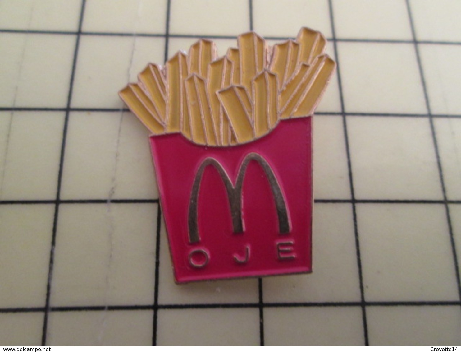 Pin1216b Pin's Pins : BEAU ET RARE : Mc DONALD'S / PORTION DE FRITE MARQUEE OJE - McDonald's